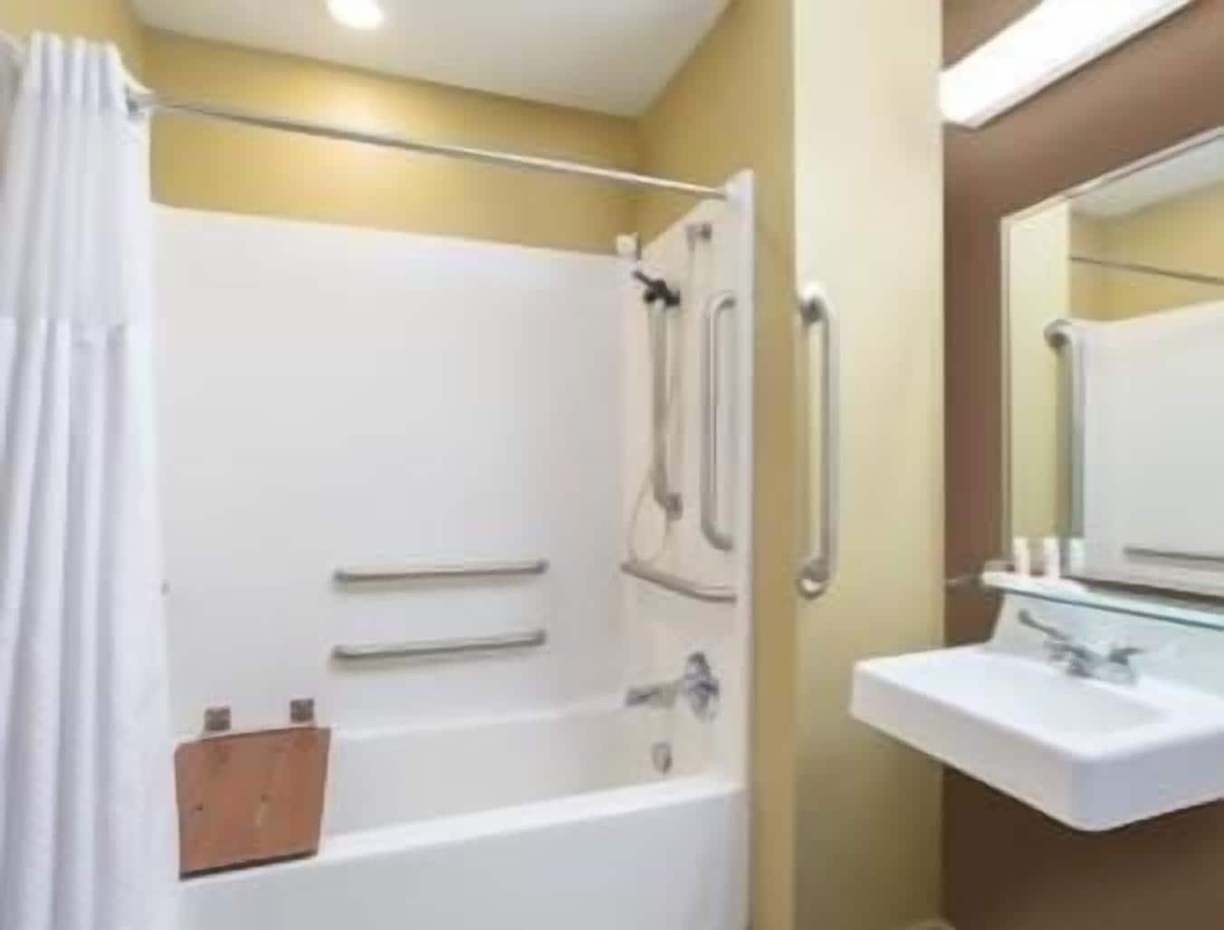 Microtel & By Wyndham Hotel Marietta