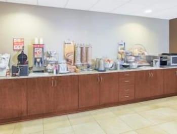 Hotel Microtel & By Wyndham 2*