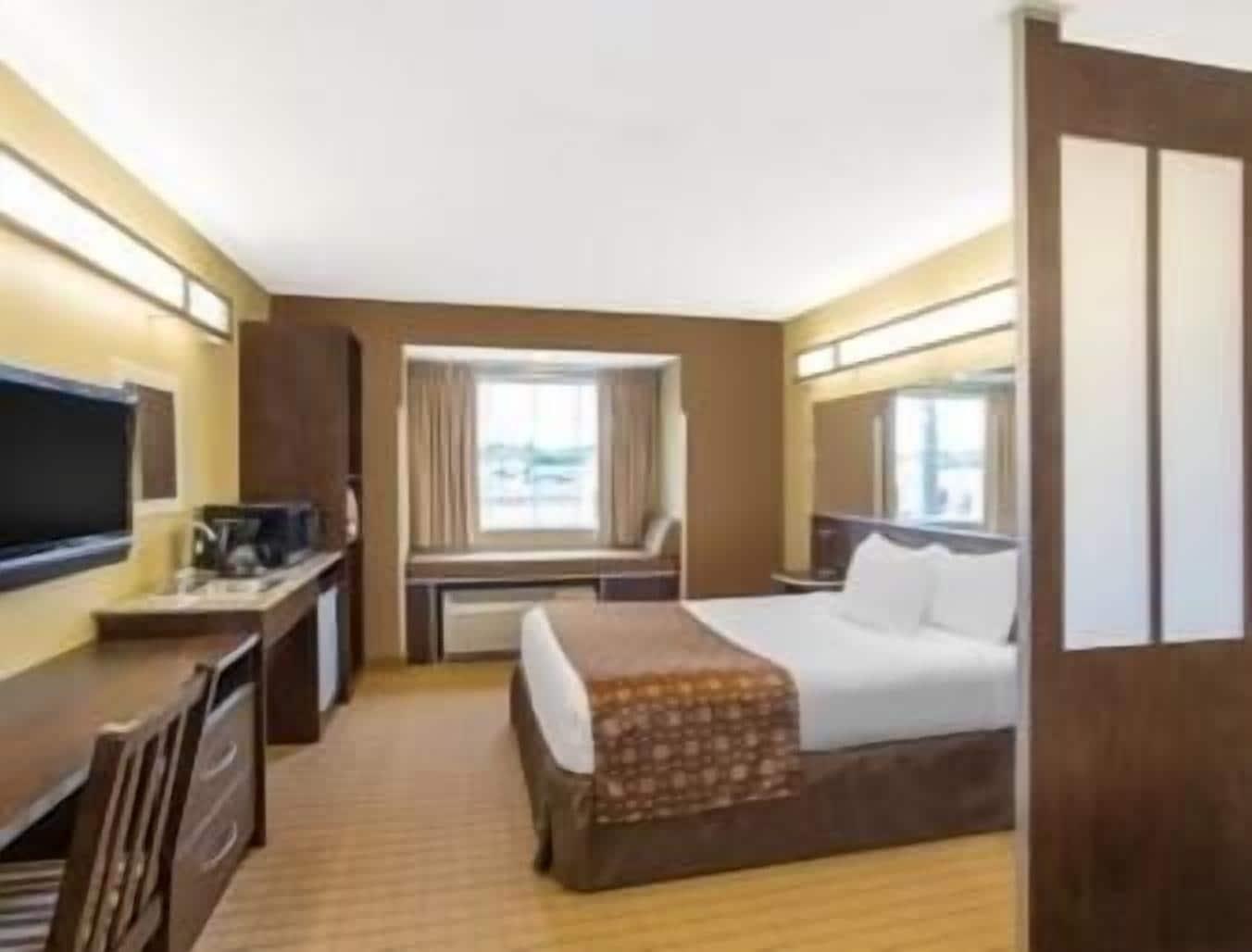 Hotel Microtel & By Wyndham 2*